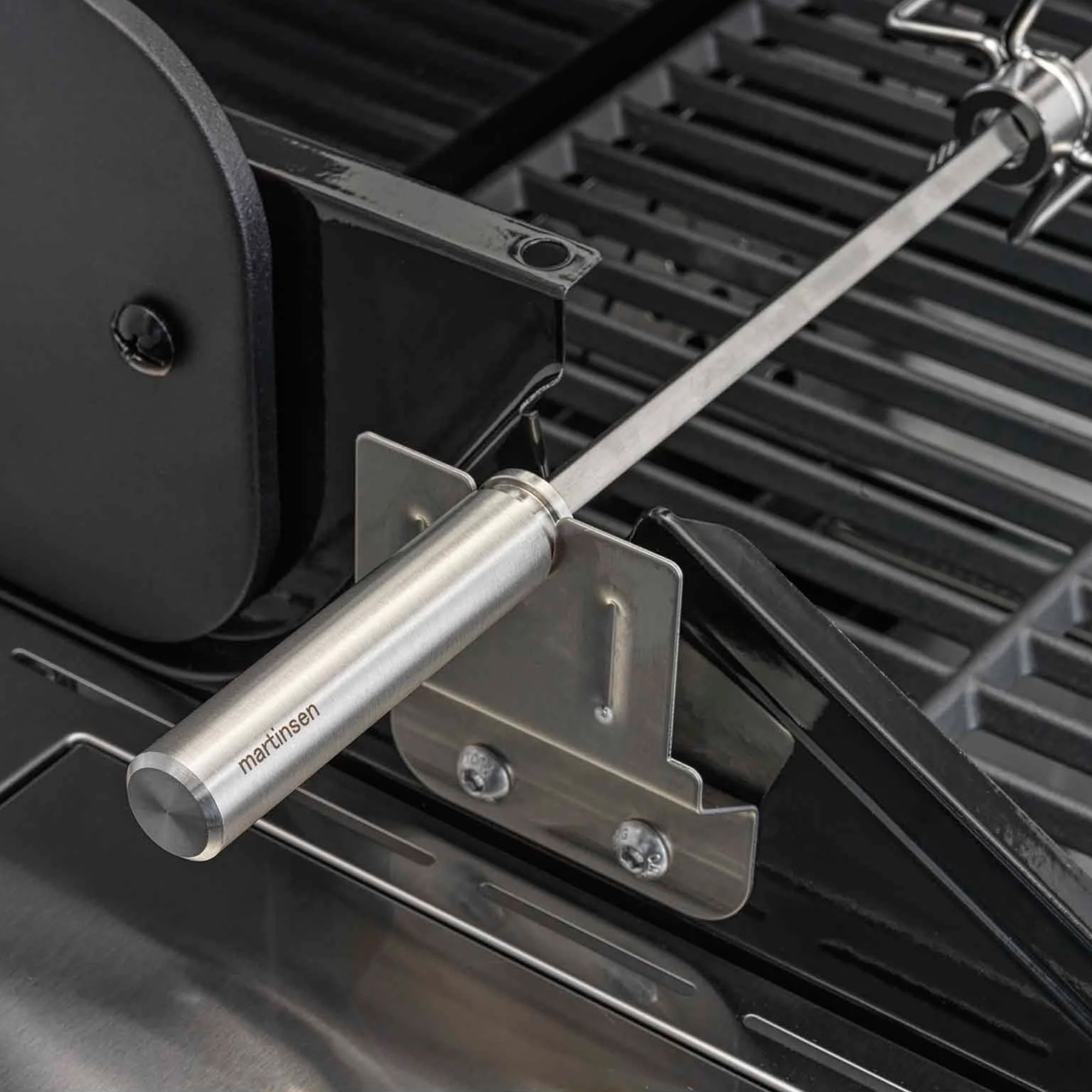 Martinsen® Drehspieß für 4 Brenner Gasgrill (160200) - Martinsen® Martinsen® Drehspieß für 4 Brenner Gasgrill (160200) - Martinsen®