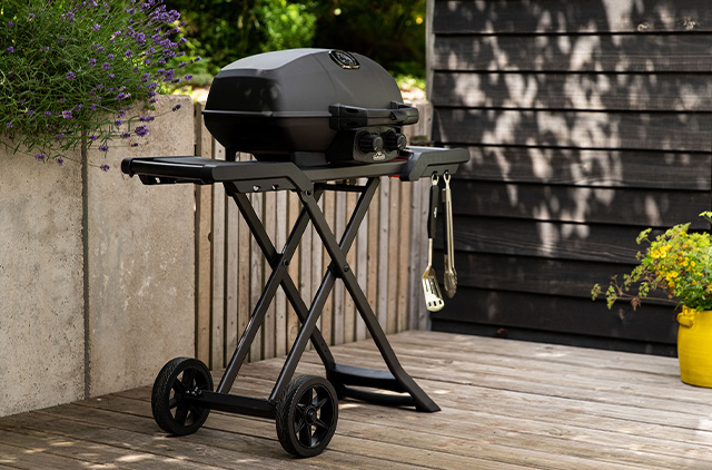 Napoleon® Phantom Trafel Q Scherenwagen Gasgrill