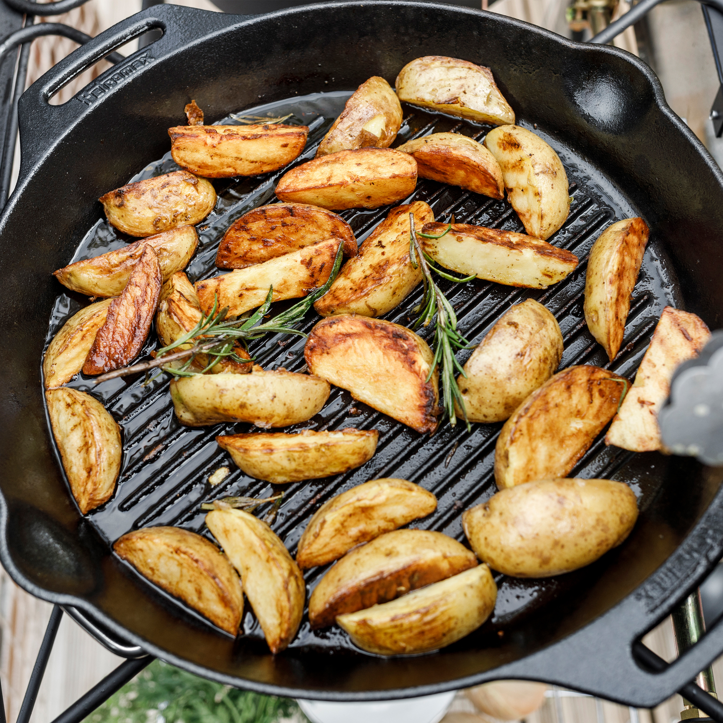 Petromax® Grill-Feuerpfanne, mit zwei Henkeln 35 cm (gp35h-t) - Petromax