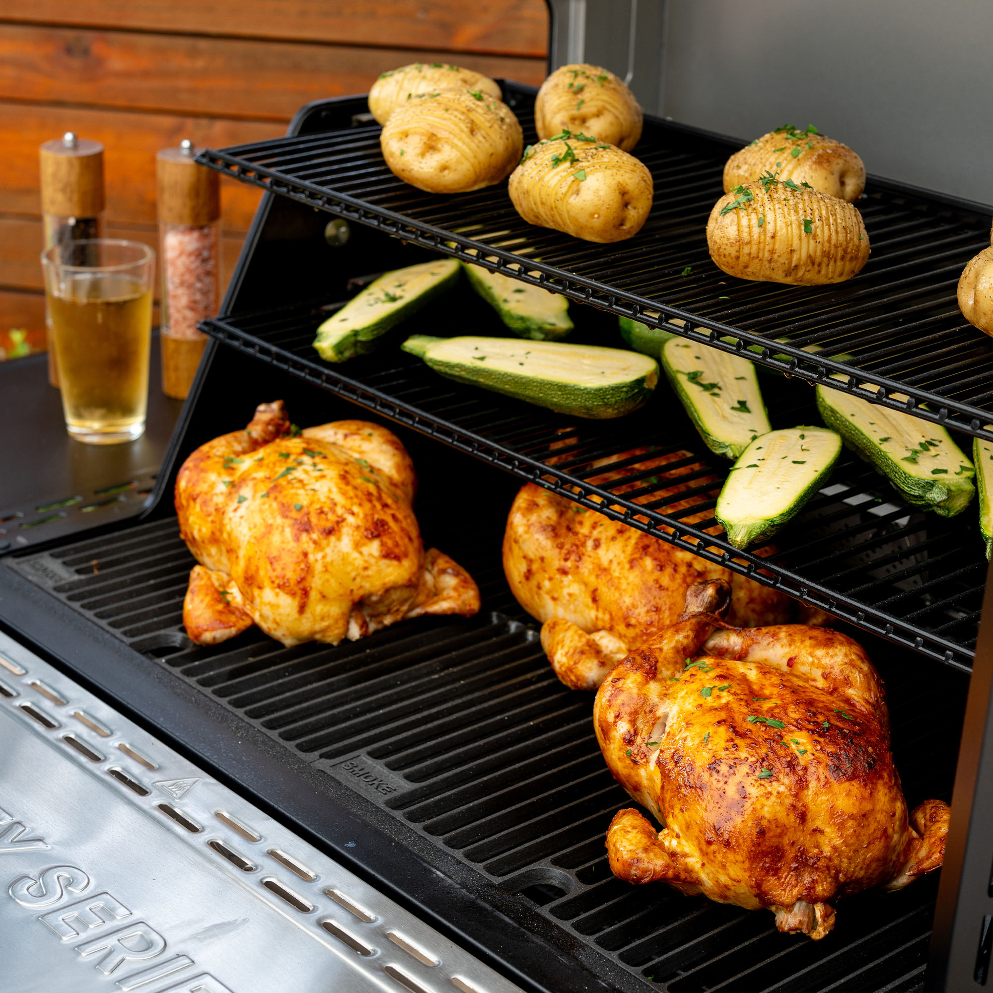 Masterbuilt® Gravity Series™ 1150 Digitaler Holzkohle Grill & Smoker (MB20041625) - Masterbuilt Masterbuilt® Gravity Series™ 1150 Digitaler Holzkohle Grill & Smoker (MB20041625) - Masterbuilt