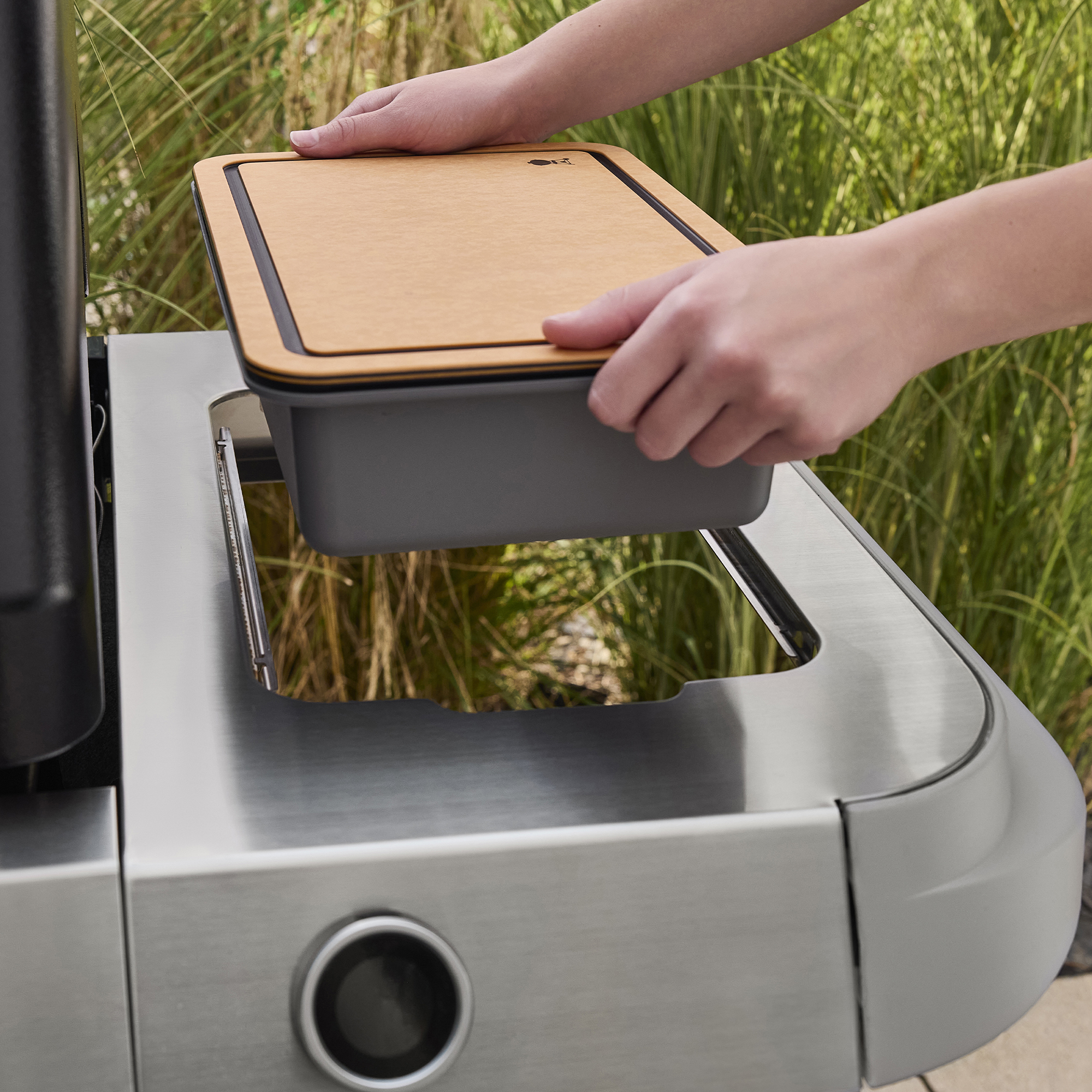 Weber® Works Box und Schneidebrett (3400131) - Weber