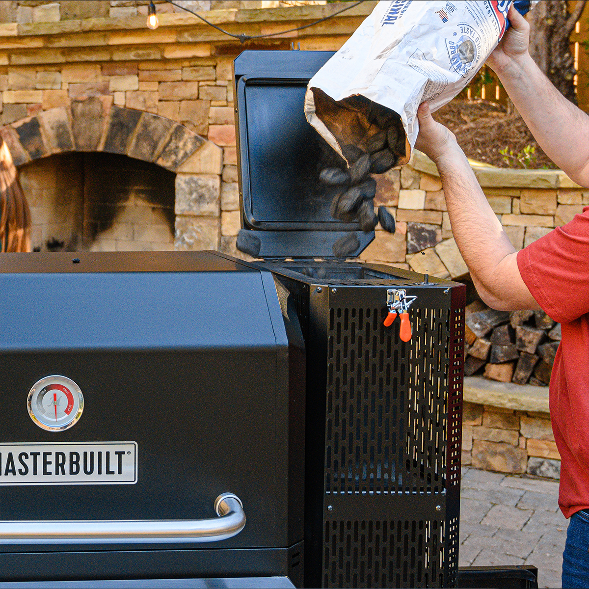 Masterbuilt® Gravity Series™ 800 Holzkohlegrill & Smoker (MB20042221) - Masterbuilt