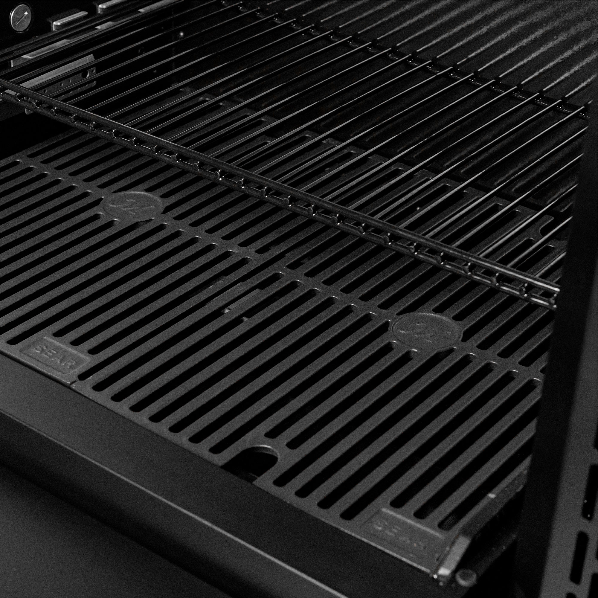 Masterbuilt® Gravity Series™ 600 Holzkohlegrill und Smoker (MB20041423) - Masterbuilt